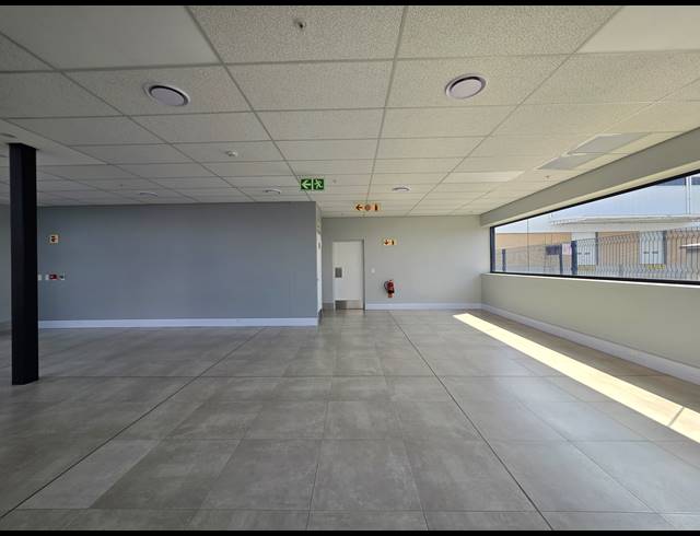 3,107M² WAREHOUSE TO LET IN AIRPORT PARK